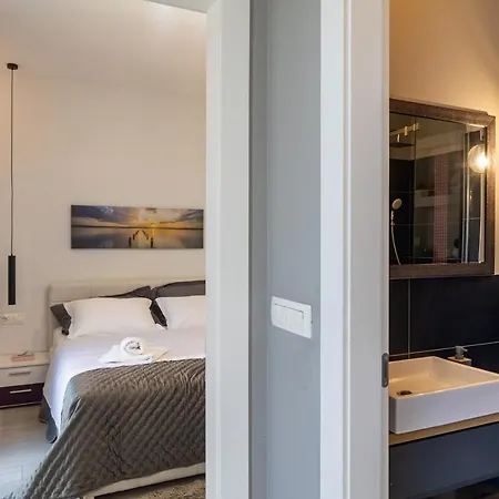 Apartament Gjenero *